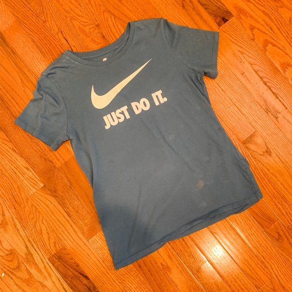 Nike Tops - 5/25 Nike Blue Workout Just do it Tshirt Size M